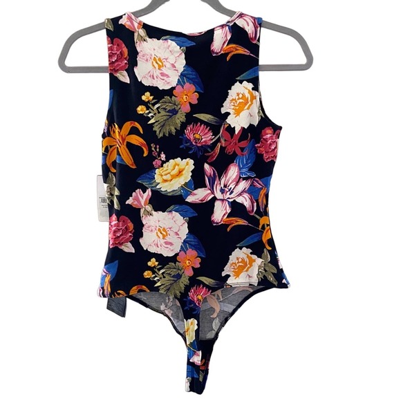 Guess Jenny Wild Floral Print V-Neck Bodysuit Size Small - Picture 9 of 13